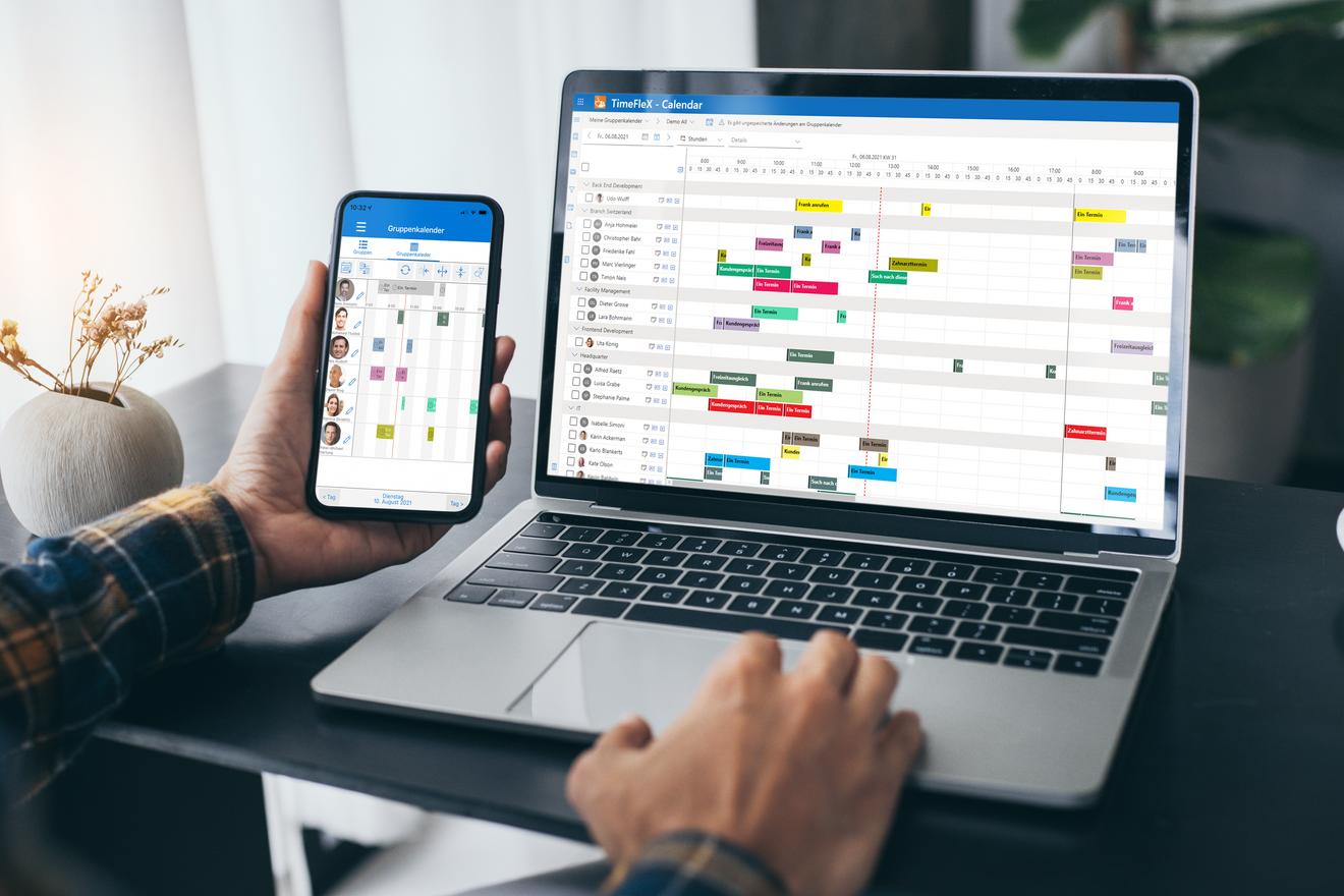 Gruppenkalender-header-zeigt-Mobileapp-mit-Webapp TimeFleX Gruppenkalender auf Laptop und Smartphone